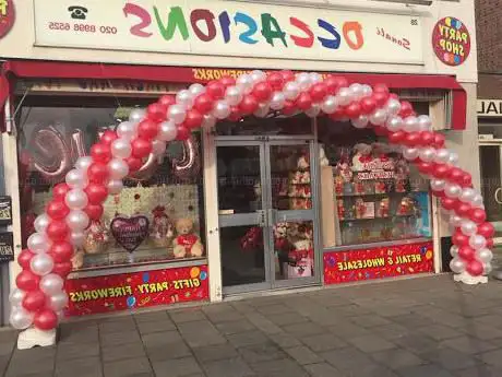 Photo de Sonali Occasions - Fireworks  Party Shop, Helium, Ice Fountains, Fountain Candles, Perfumes, Smoke Flare, Gifts, Cards