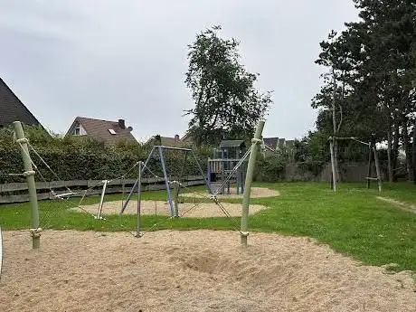 Photo de Spielplatz Ginsterweg