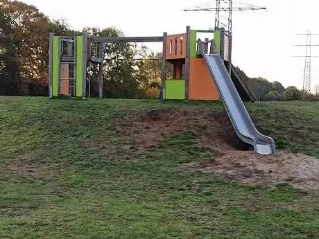 Photo de Spielplatz nahe Rabenkamp