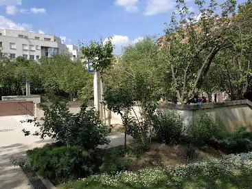 Photo de Square Abelard and Heloise