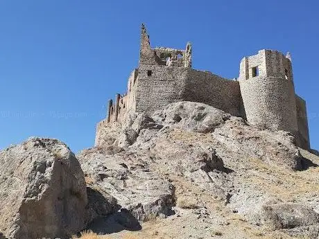 Photo de Hoşap Kalesi