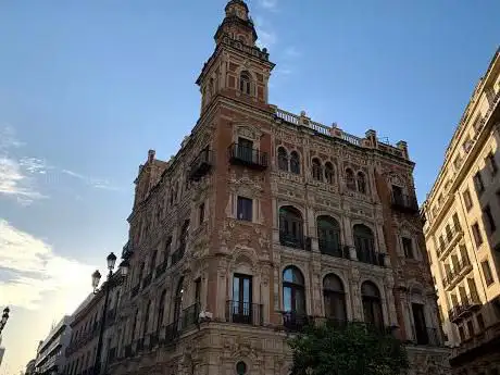 Photo de Monumento a Miguel de Cervantes