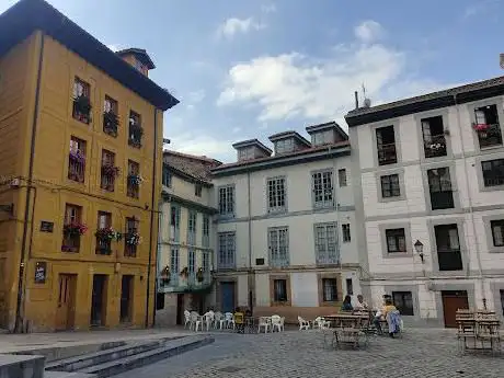 Photo de Plaza del Paraguas