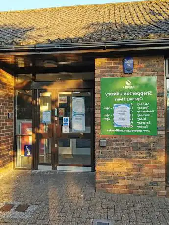 Photo de Shepperton Library