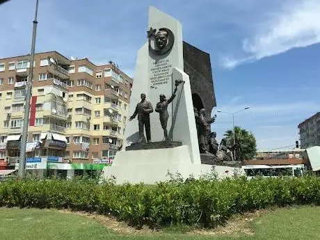 Photo de Aydın Merkez Atatürk Heykeli