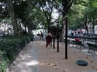 Photo de Square Eugène Varlin