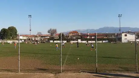 Photo de Campo Parrocchiale San Bartolomeo di Loria