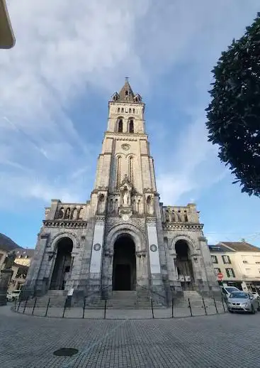 Photo de Église Paroissiale du Sacre-Coeur de Lourdes