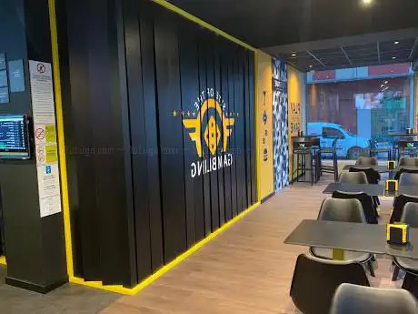 Photo de OverTake Sports Bar & Betting