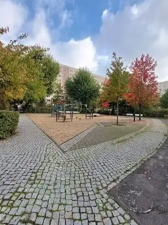 Photo de Spielplatz Raoul-Wallenberg-Straße