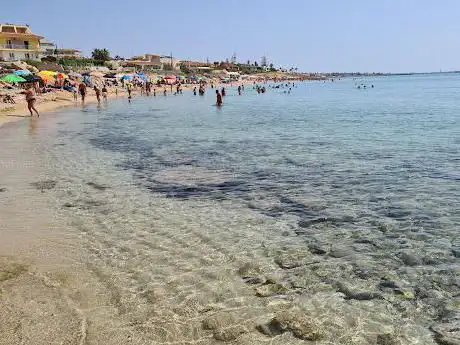 Photo de Spiaggia di San Lorenzo III strada