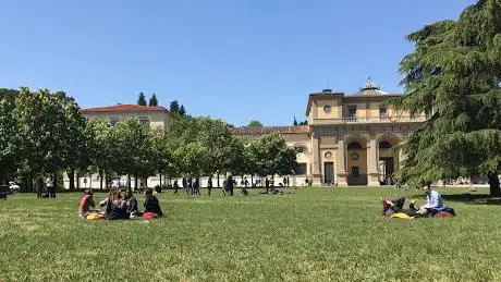Photo de Giardino della Scuderie Reali