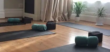 Photo de yoganina.org (yoga  desk yoga, mini-retreats)
