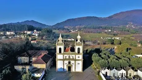 Photo de Igreja paroquial de Moreira do Lima
