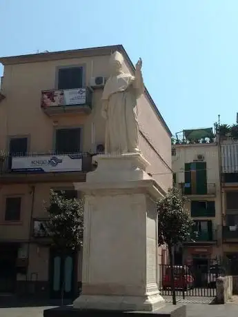 Photo de Statue of MartÃn de León y Cárdenas