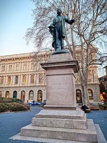 Photo de Monumento a Marco Minghetti