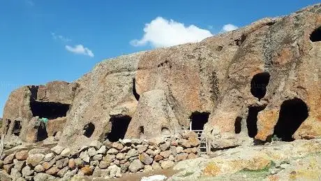 Photo de Şuhut Bininler Kaya Evleri