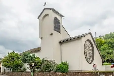 Photo de Katholische Kirche Maria Rast