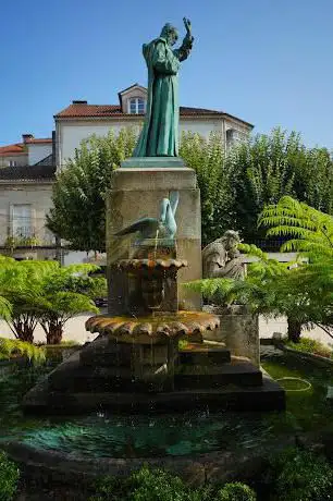 Photo de Estatua de Fray Rosendo Salvado