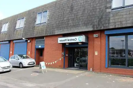 Photo de Central House (home of Hope Community Church & the Churchcentral Offices)