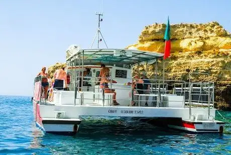 Photo de CRUZEIROS DA OURA - Vilamoura Boat Tours to Benagil & Galé & Ria Formosa