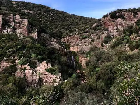 Photo de Cascata di Su Cannoni