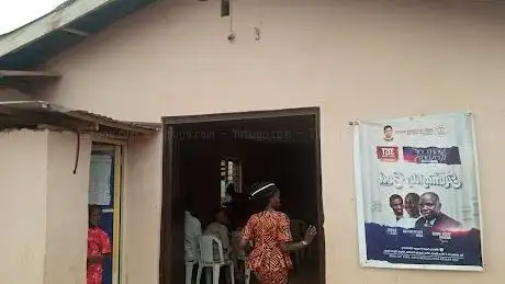 Photo de Tipper Garage Desmond Estate Hassan Close
