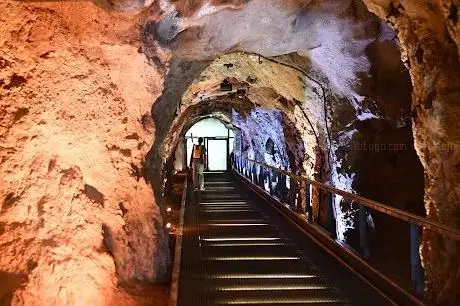 Photo de Dom im Berg