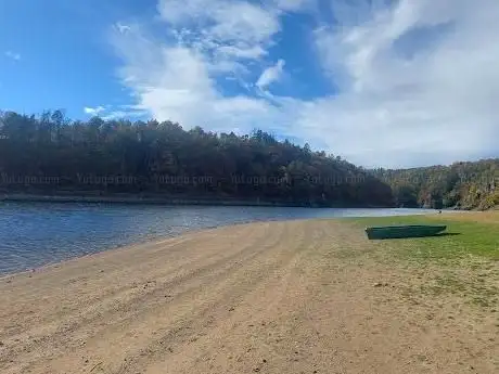 Photo de beach Koněšín