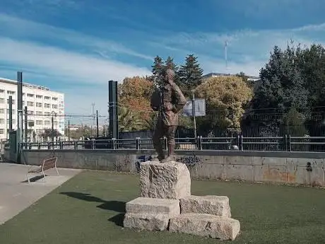 Photo de Monumento a Emilio Herrera Linares