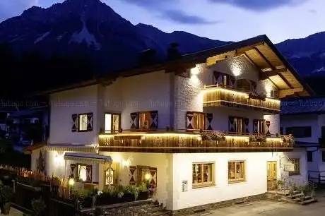 Photo of Grutten Hut