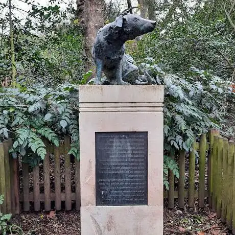 Photo de Brown Dog Statue