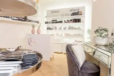 Photo de SPA Loungery by Natalie Hofmann