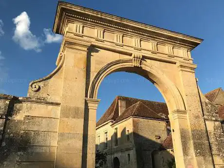 Photo de Moutiers-Saint-Jean Abbey