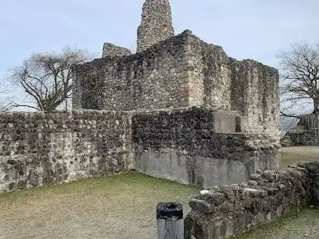Photo of Ruins of Alt-Regensberg Castle