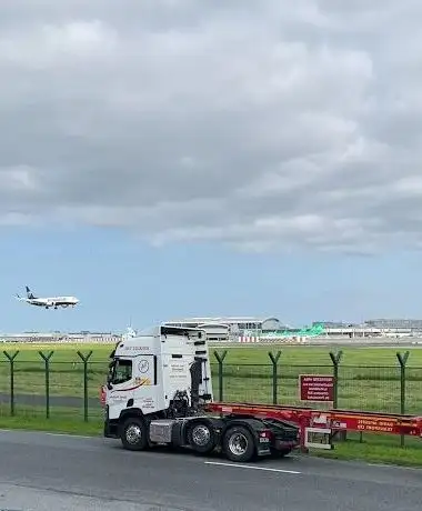Photo de Airport Viewing Point “The Mound”