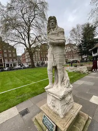 Photo de Statue of Charles II
