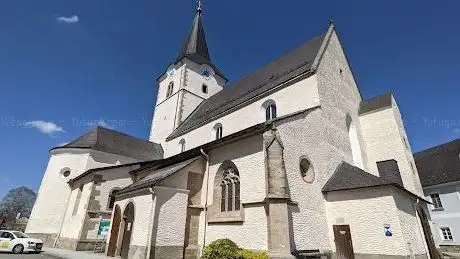 Photo de Pfarrkirche Peter und Paul Weitra