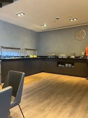 Photo de Ankara Esenboga Lounge-İç Hatlar Terminali