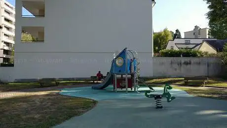 Photo de Square de la Maison de l'Enfance et de la Jeunesse