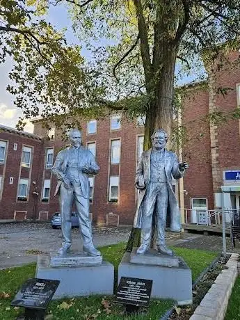 Photo de Denkmal Lenin und Karl Marx