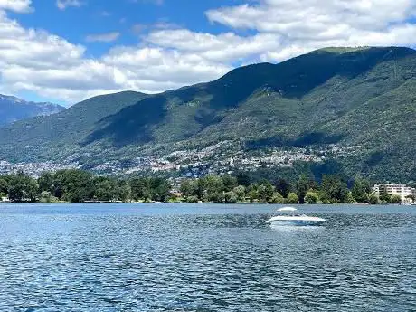 Photo de Lago Maggiore