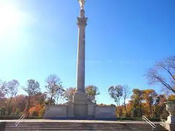 Photo de Bronx Victory Memorial