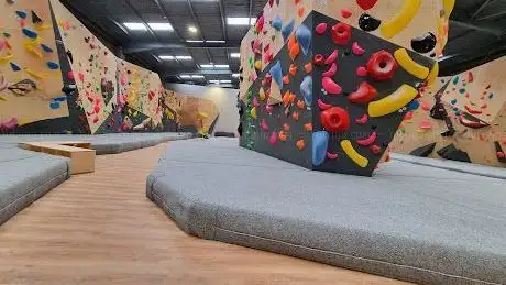 Bloc Climbing Gym