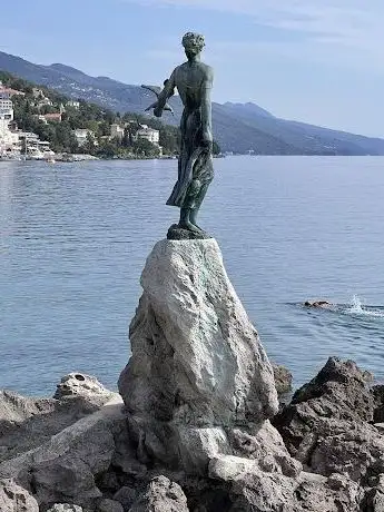 Photo de La jeune fille à la mouette