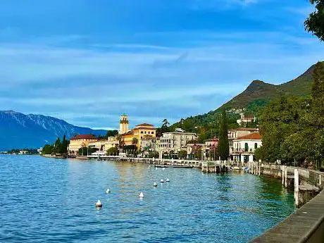 Photo de Passeggiata lungolago