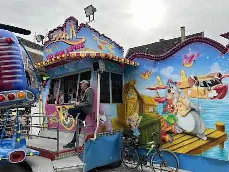 Photo de Volksfest Auf der Freiheit