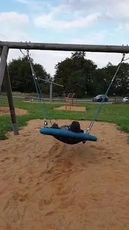 Photo de Kinderspielplatz am Rursee Nideggen Schmidt