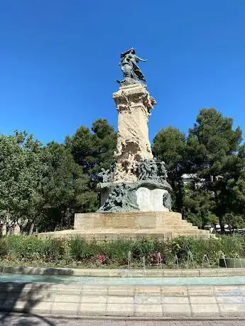 Photo de Plaza de los Sitios