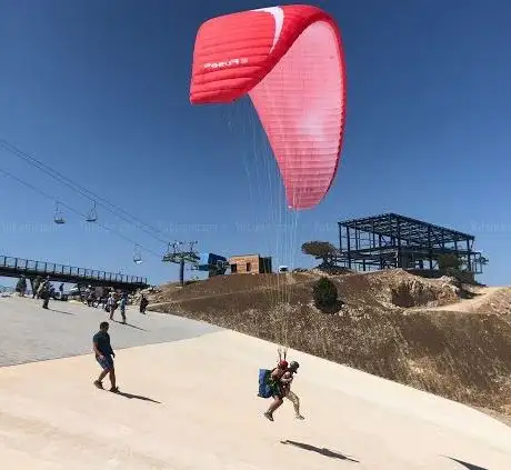Photo de Trabzon yamaçparaşütü /trabzon paragliding البراشوت المظلي